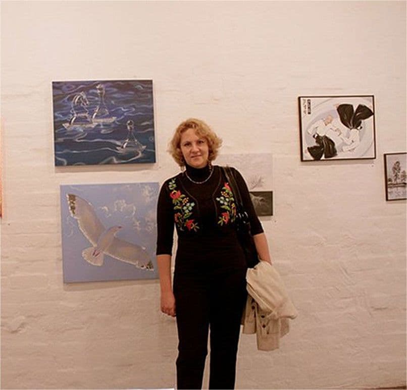 Artist Tetiana Koldunenko at her first exhibition in Australia