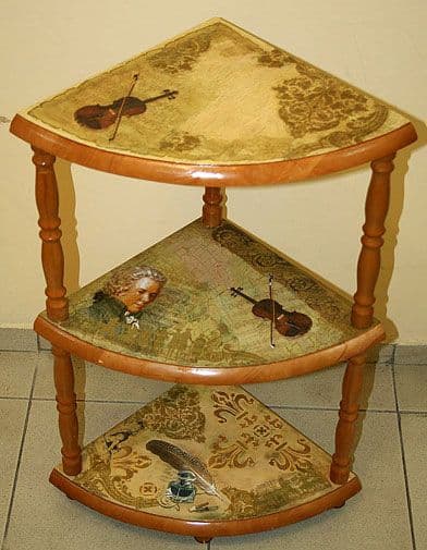 Three shelves side table with musical theme