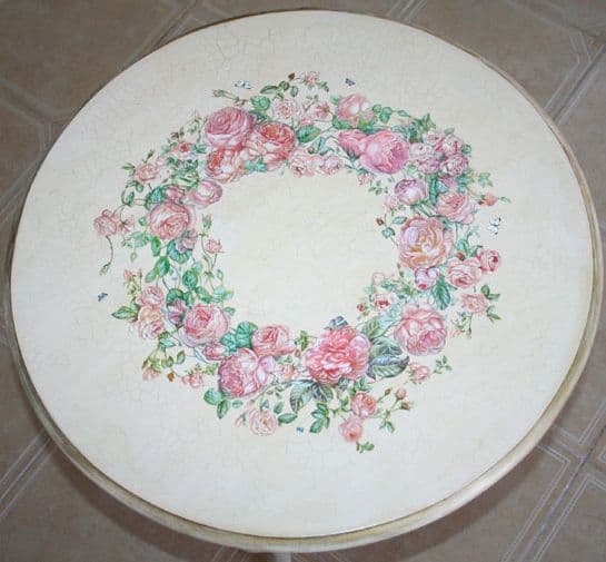 A rose theme table top