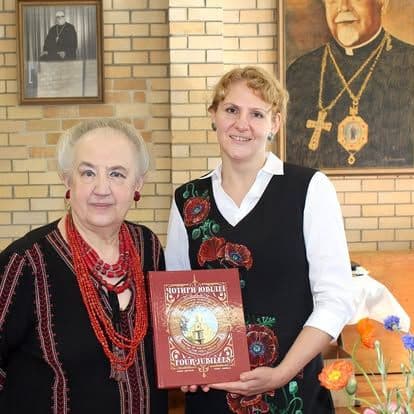 Tetiana Koldunenko with Marichka Halaburda Chygryn, author of the book Four Jubilees