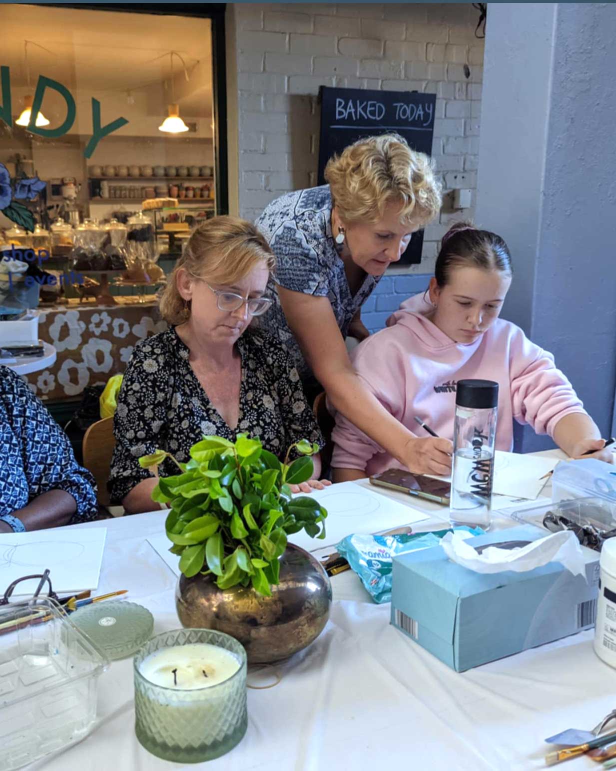 Tetiana is helping participants