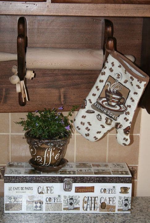 Coffee theme wine box and flower pot