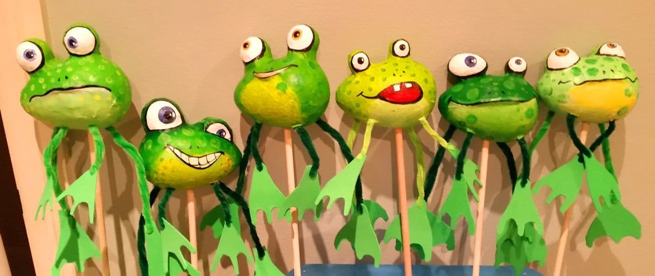 6 Frogs puppets