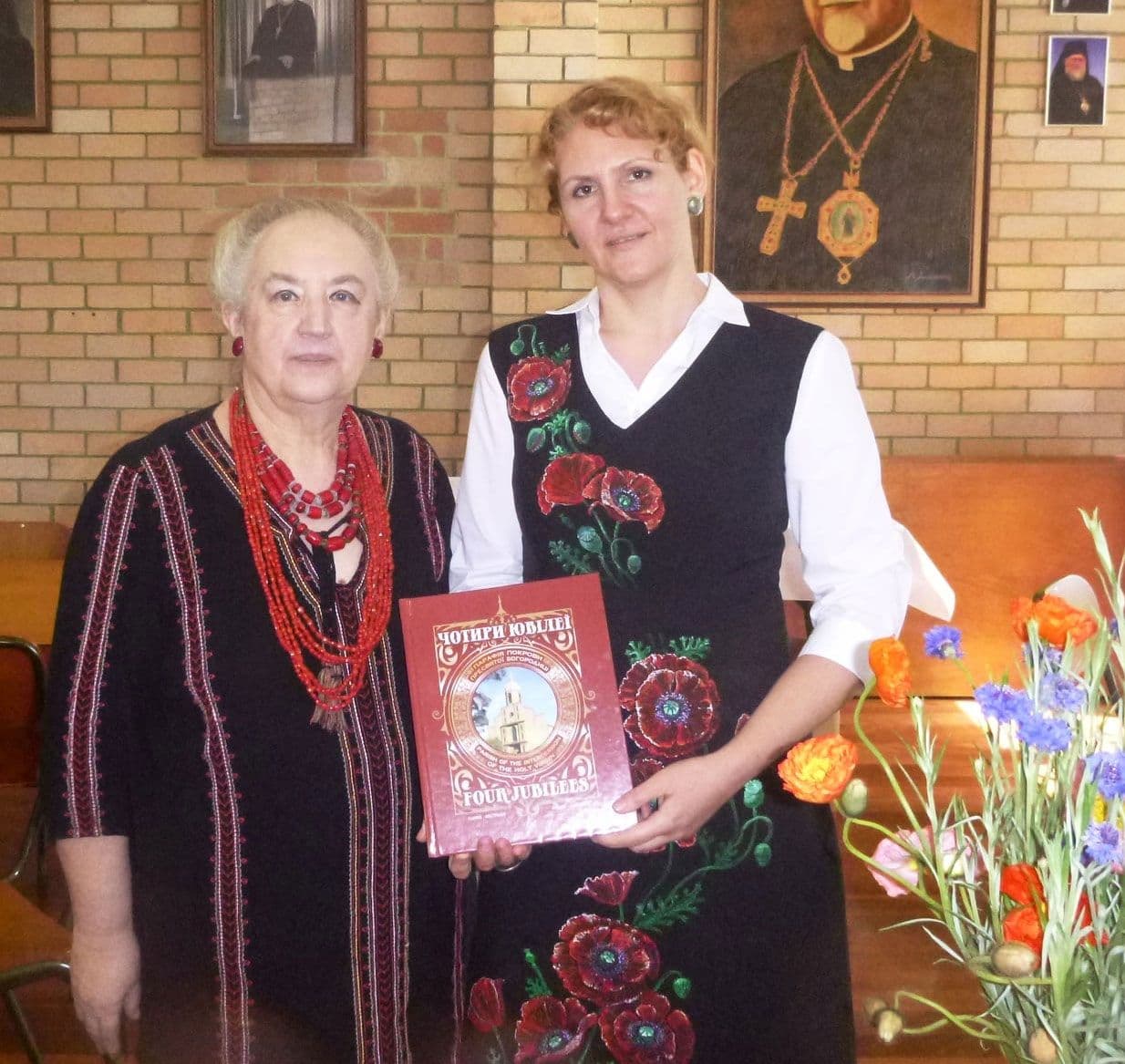 Dress with poppy flowers decor